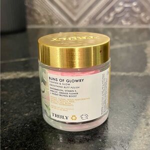 TRULY Buns of Glowry Smoothing Butt Polish- 2oz